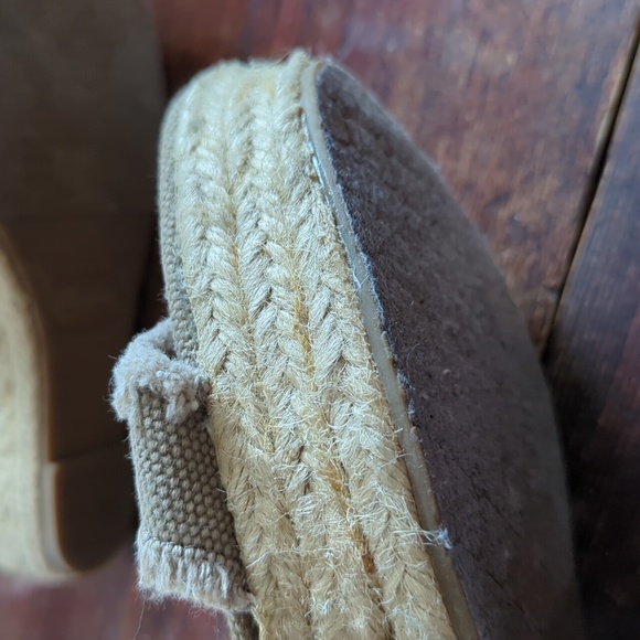 Candies Platform Woven Fabric Strap Sandles - Picture 7 of 13